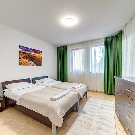 Two-bedroom In The Heart Of The Rhodopes Апартаменты *