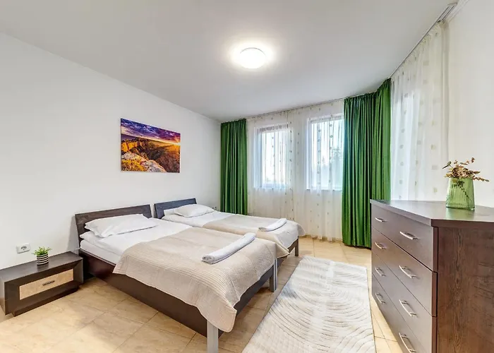 Two-bedroom In The Heart Of The Rhodopes Апартаменты *